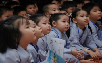 Đừng đợi con lớn mới dạy Phật pháp